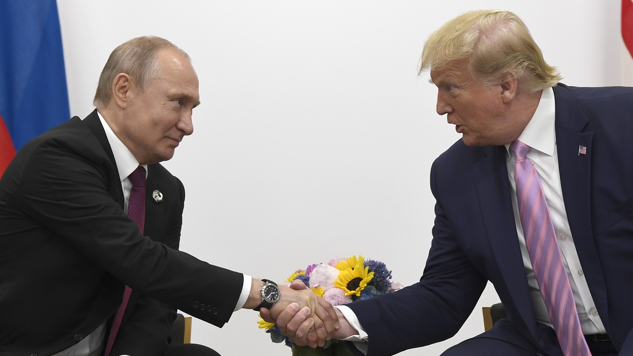 Trump žartoval, že pred trestným stíhaním uteká do Ruska k Putinovi