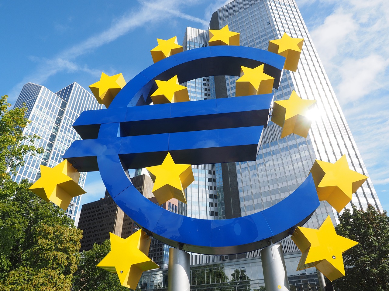Celá eurozóna oficiálne vstúpila do recesie