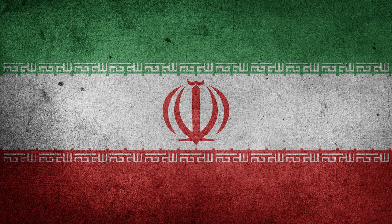 Centristický think tank v DC: USA by mali pohroziť vojnou a zmenou režimu v Iráne