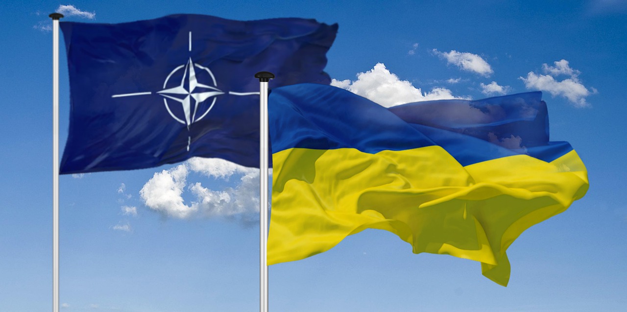 Nová Ódorová vláda by mohla na samite NATO súhlasiť s čímkoľvek vrátane členstva Ukrajiny, upozorňujú v Smere