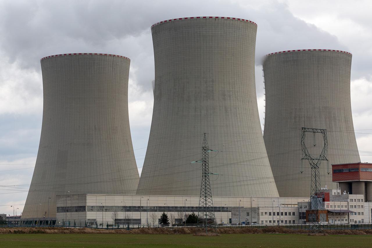Nemecko a Poľsko chcú sankcie na vývoz ruského jadrového paliva