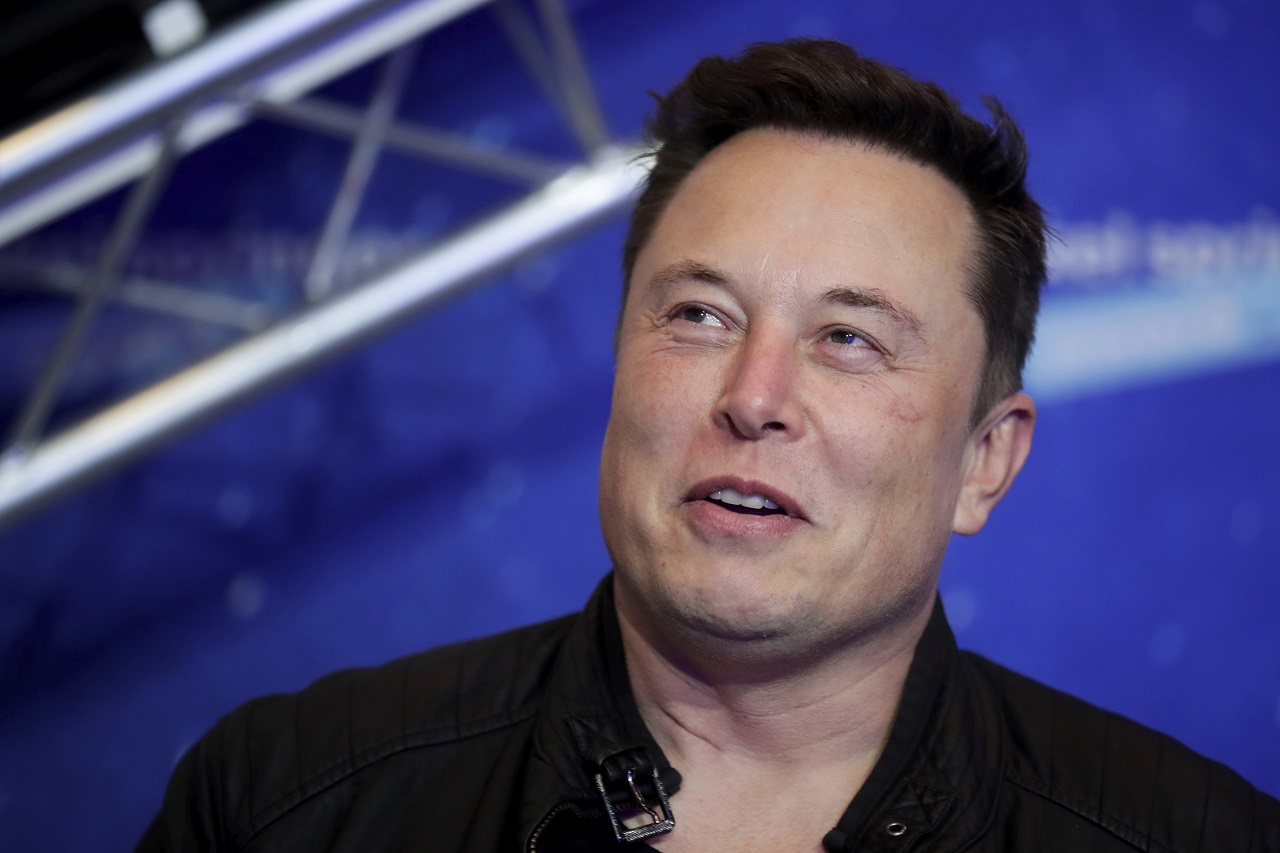 Podpísal Elon Musk s Tuckerom Carlsonom spoluprácu?