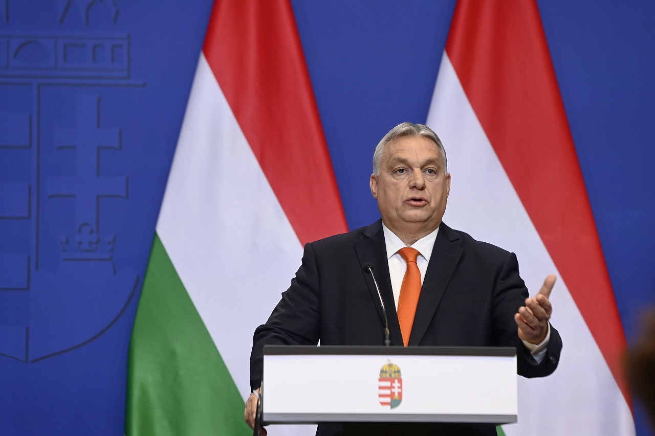 Orbán: “Keď sú pri moci demokrati, utekáme do úkrytu”