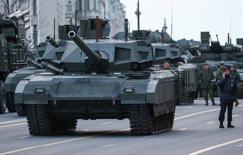 Správa britskej spravodajskej služby: Rusi nasadia stovky tankov na 100-kilometrový úsek Kupjansk – Krasnyj Liman