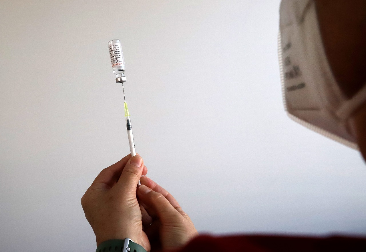 SLK a odborné spoločnosti súhlasia s návrhom očkovania v lekárňach proti chrípke