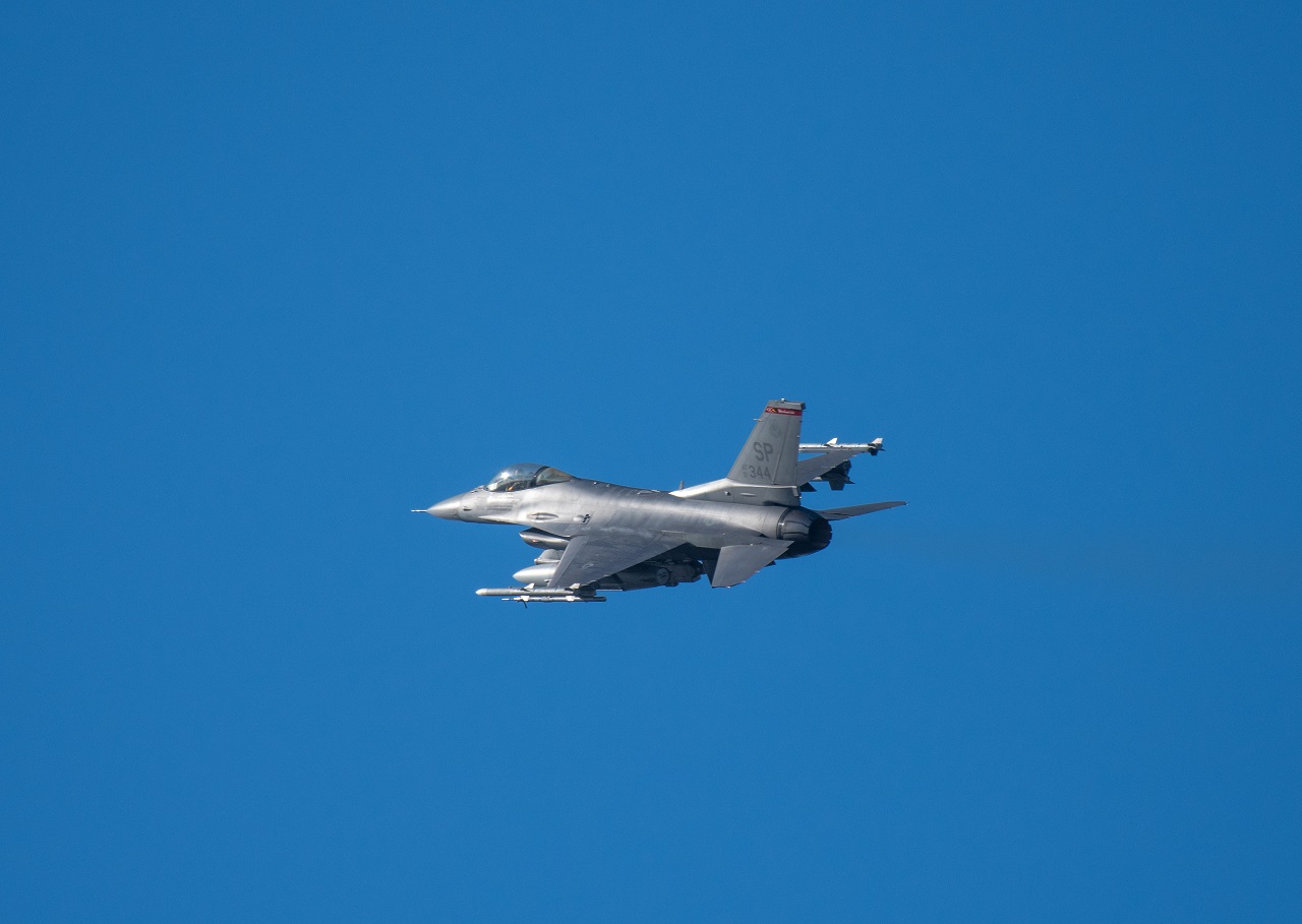 Nemecký vojenský expert spochybňuje úlohu F-16 v súčasnom konflikte