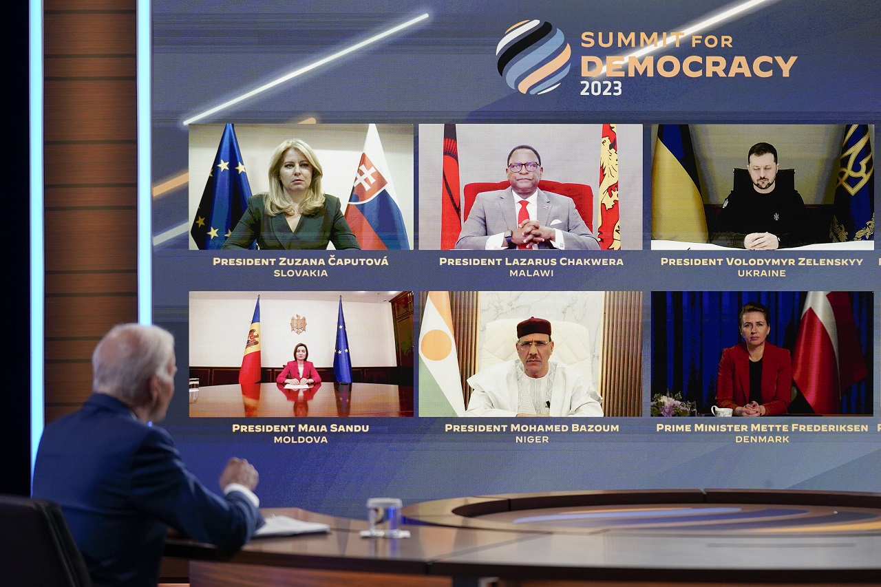 Udalosť roka: čo naozaj povedala prezidentka Čaputová na americkom Samite pre demokraciu?
