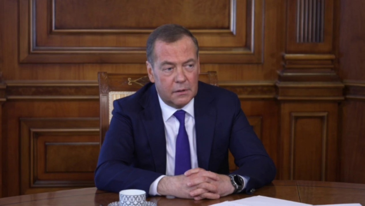 Medvedev pomenoval vojenské ciele “špeciálnej operácie”