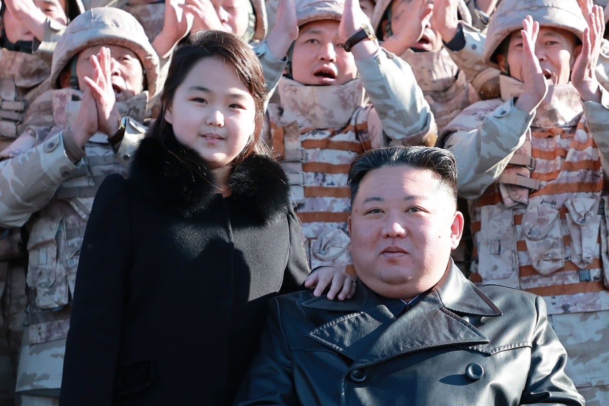 Vznešené dieťa – Kim Čong-unova dcéra sa objavuje s otcom. Čo to znamená?