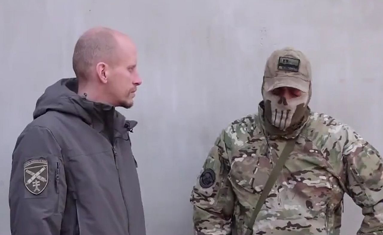 Novinár našiel dvoch Slovákov bojujúcich v ukrajinskej jednotke. Koľko ich je na ruskej strane?
