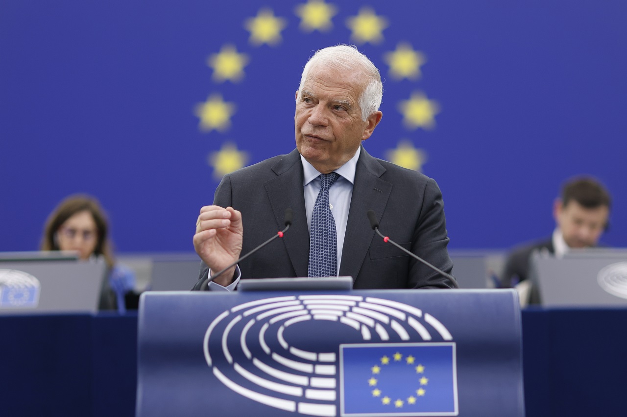 Borrell z EÚ vyzýva európske námorníctvo, aby hliadkovalo v Taiwanskom prielive