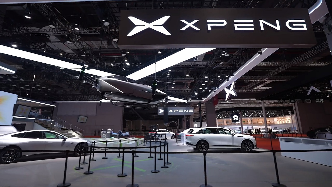 Len 10 výrobcov automobilov prežije globálny boj o elektromobily, tvrdí konkurent Tesly, spoločnosť Xpeng