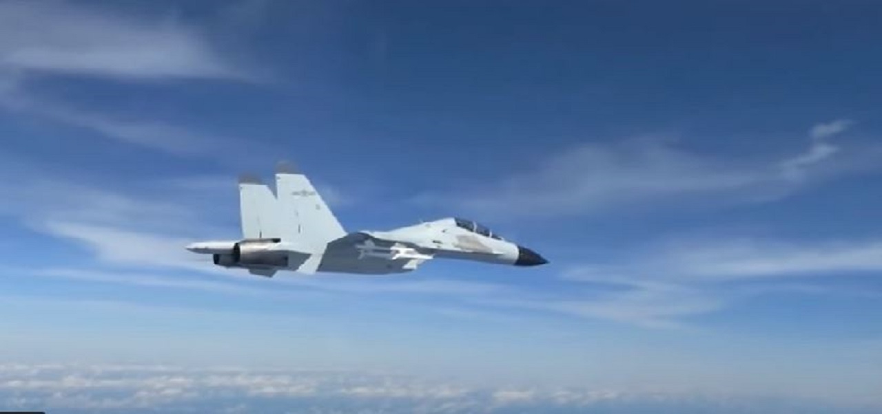 Čínska armáda nasadila bojové lietadlo proti americkému špionážnemu