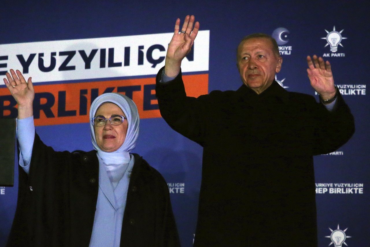 Výzvy na zrušenie dvojakého občianstva po tom, čo 72 % belgických Turkov volilo Erdogana
