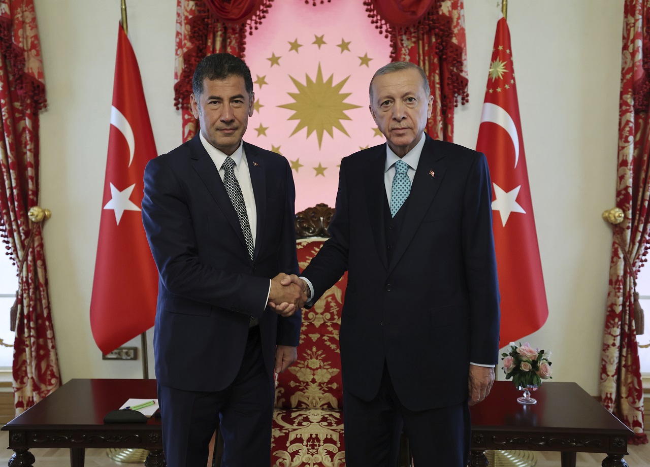 Erdogan získal podporu tureckého volebného “kráľa”