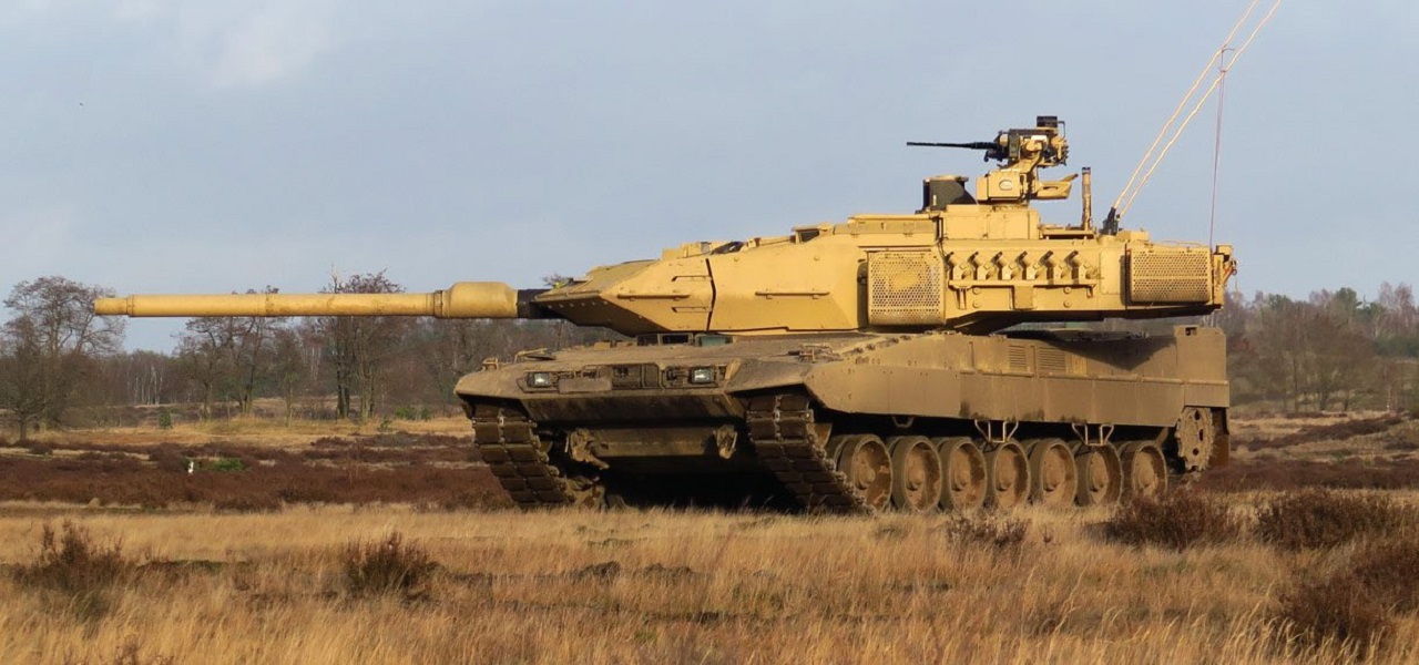 “Stovky tankov na ruských hraniciach”. V Európe dozrieva nový konflikt
