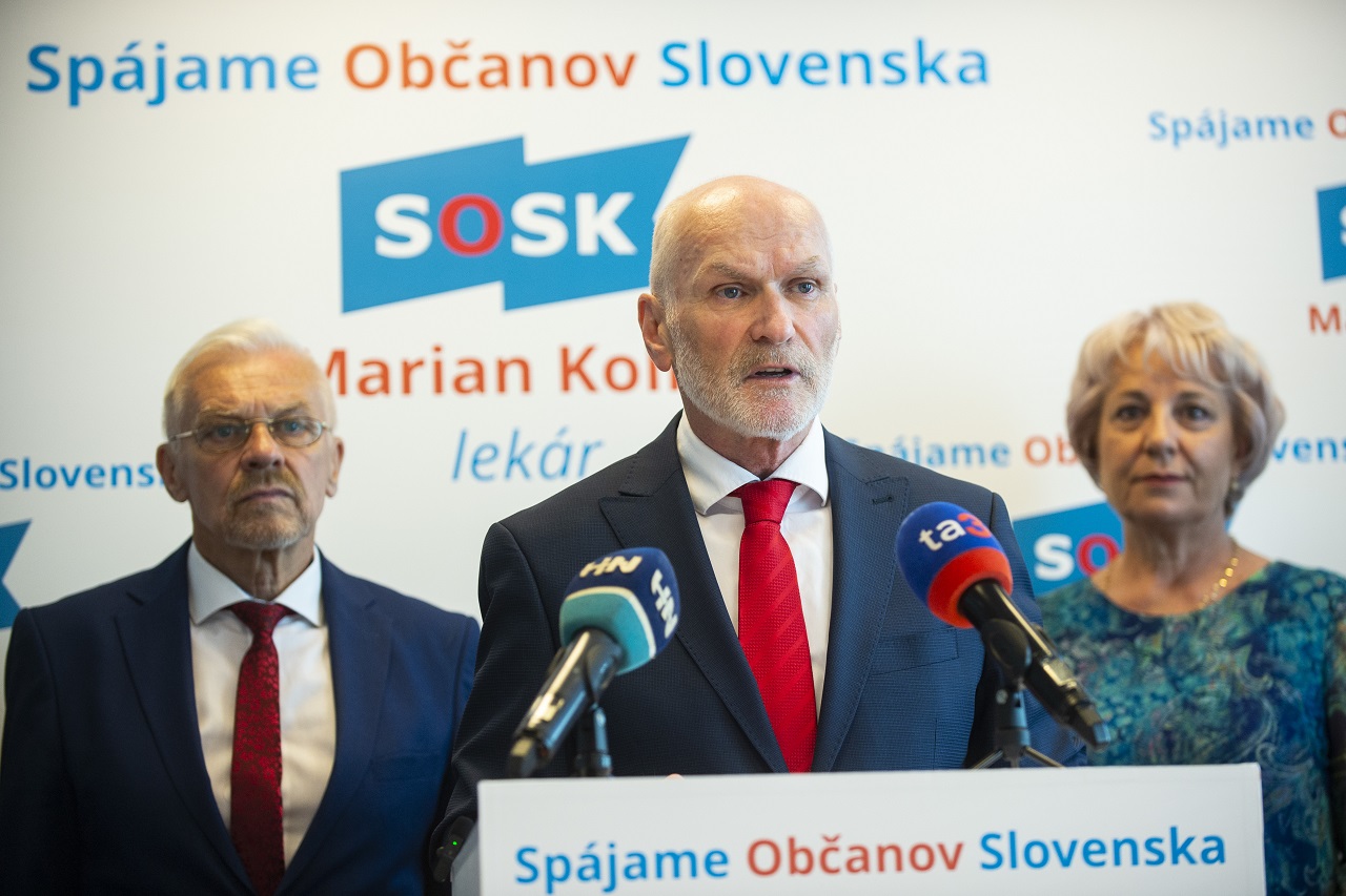 Vznikajúca strana SOSK odovzdala podpisy na svoju registráciu