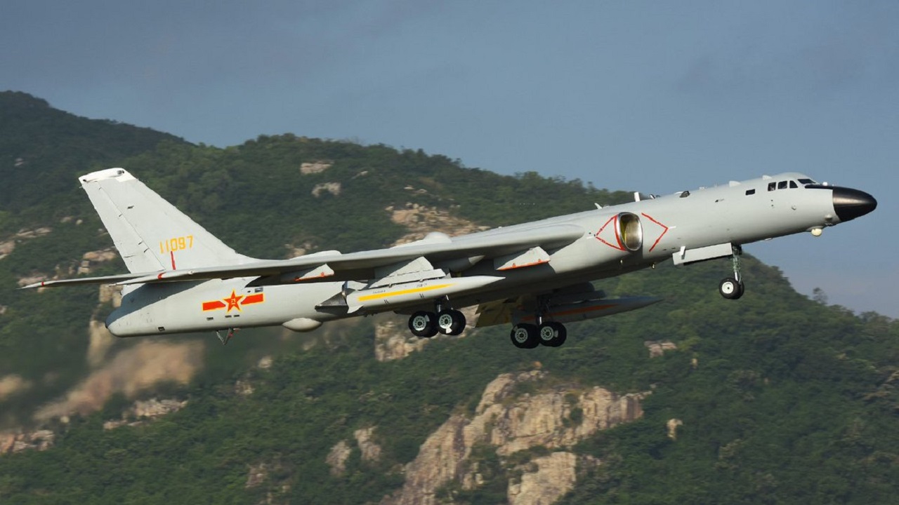 Bombardéry H-6K “obkľúčili” ostrov Taiwan