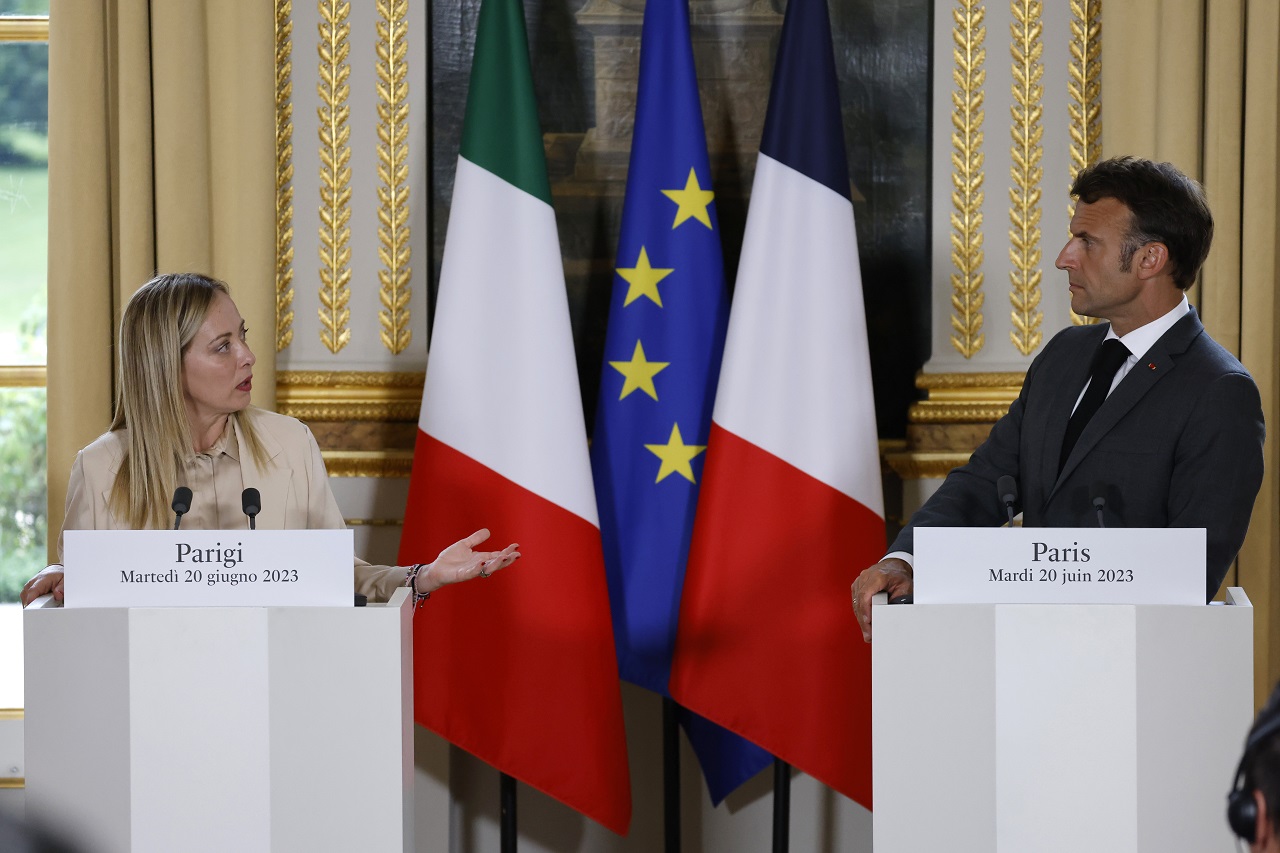 Macron a Meloniová sa v Paríži pokúsili napraviť francúzsko-talianske vzťahy
