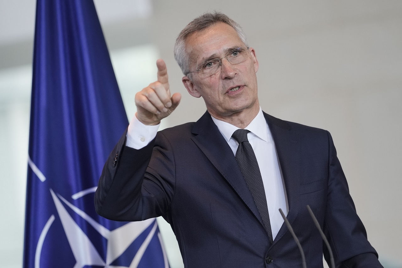 Stoltenberg: NATO dochádzajú náboje
