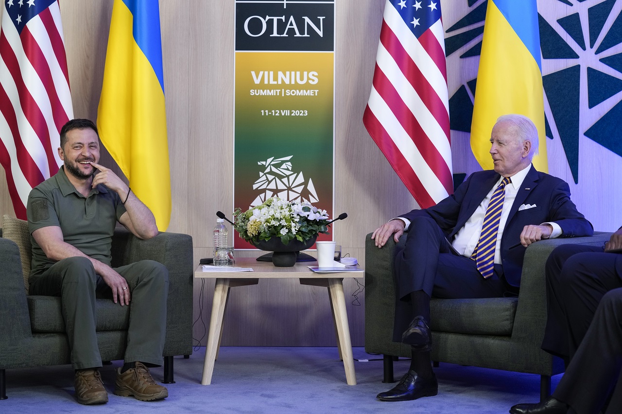 Rozhodnutie USA poslať kazetovú muníciu na Ukrajinu stiera všetky morálne hranice