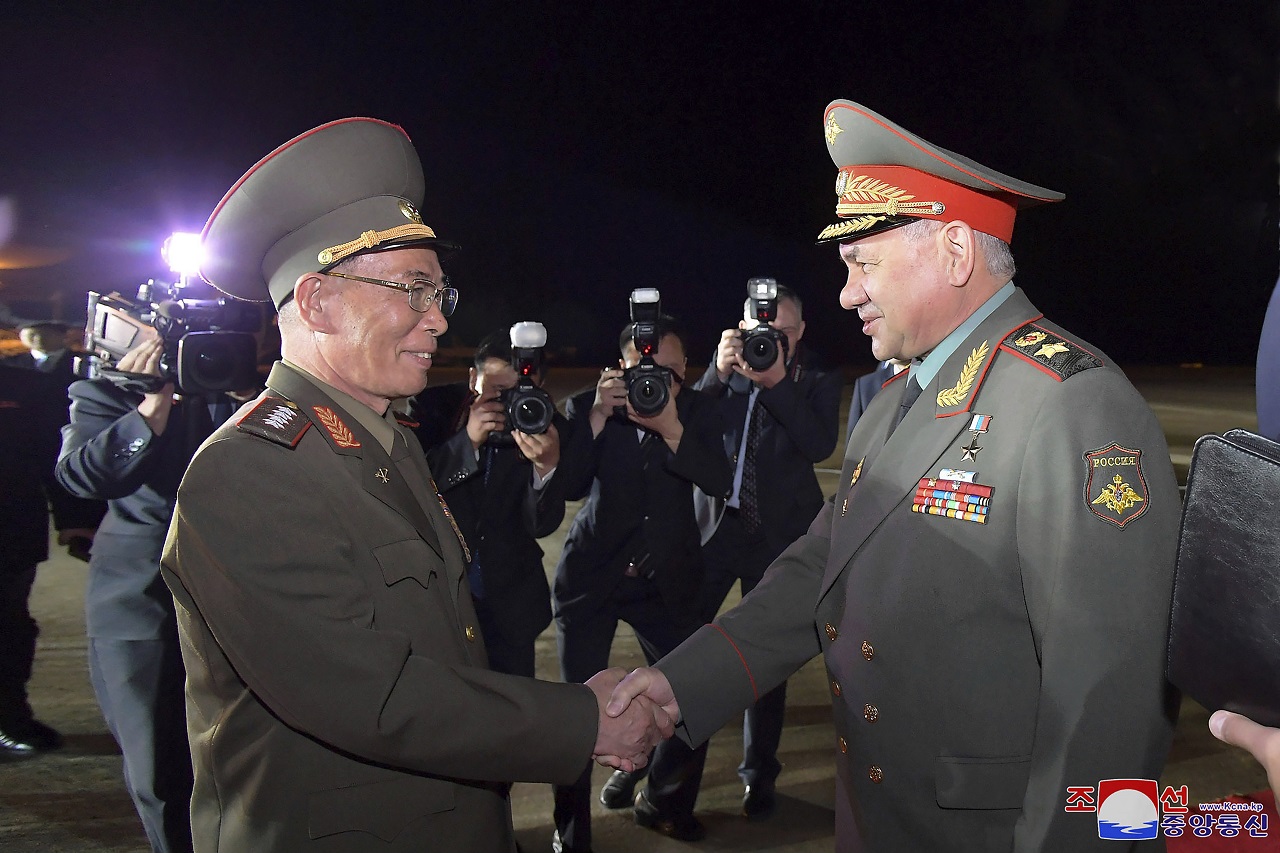 Čína, Severná Kórea a Rusko si pripomínajú 70. výročie prímeria v kórejskej vojne. Čo sa môžu USA naučiť