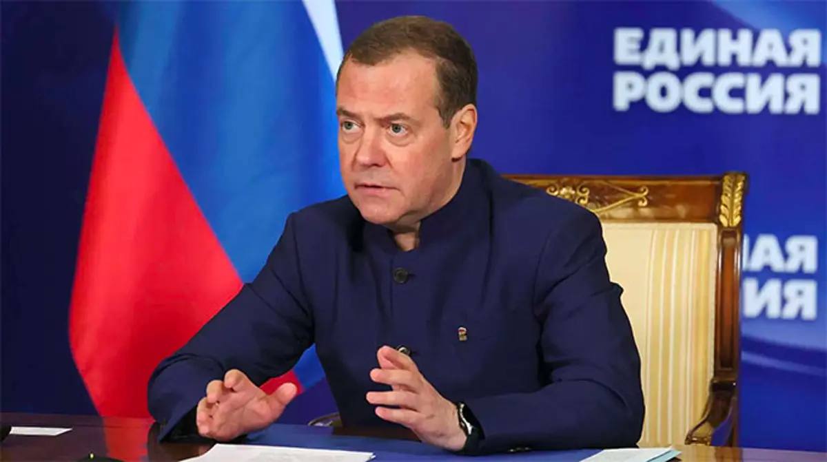 Medvedev: Kyjevský režim prešiel do štádia posmrtného hnitia