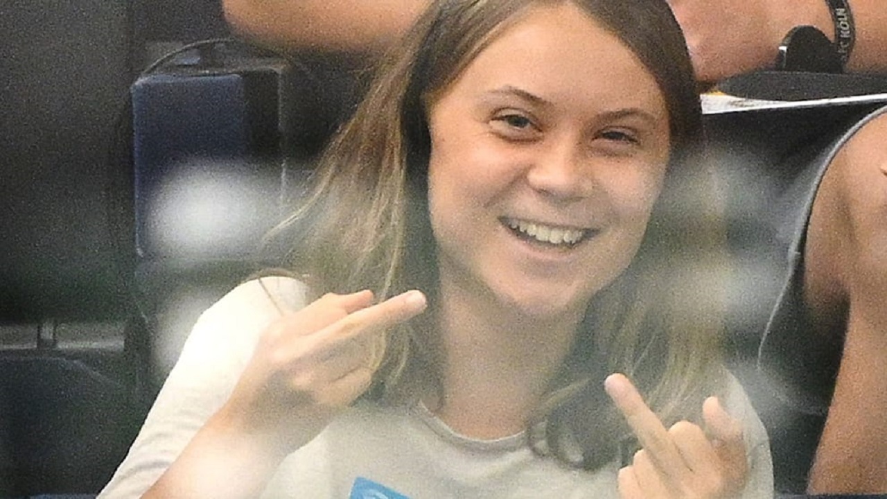 Greta Thunbergová si robí posmech zo svojich oponentov a protivníkov zelenej dohody