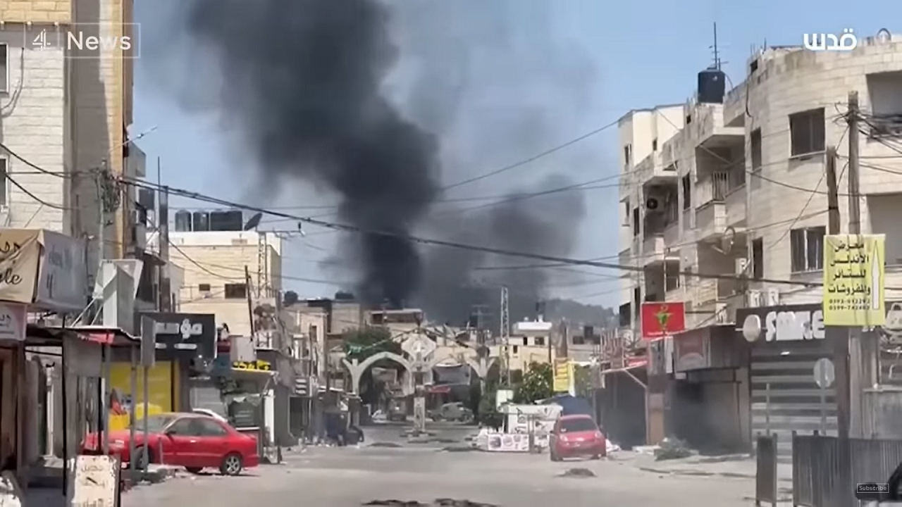 Izrael podnikol masívny útok na Západnom brehu Jordánu so smrteľnými následkami