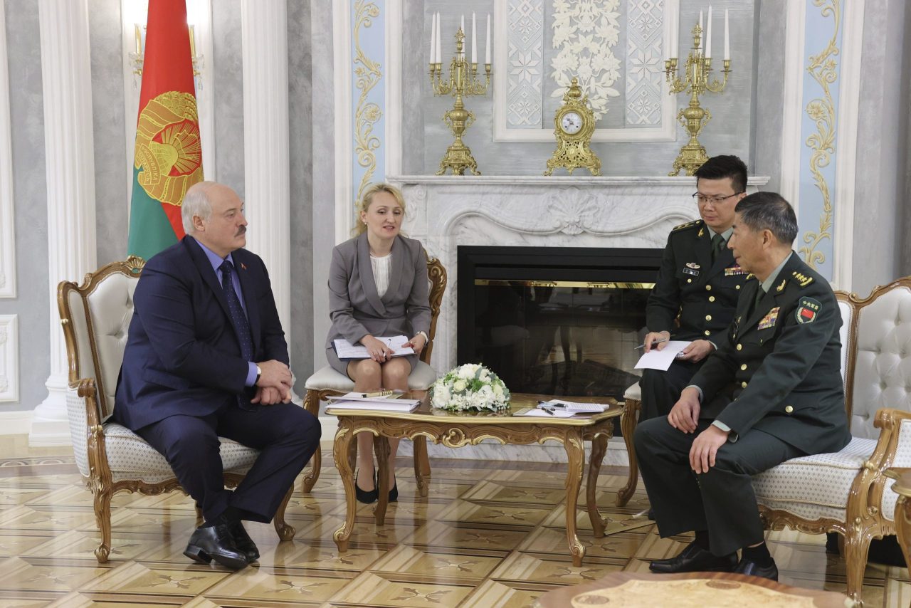 Čínsky minister obrany navštívil Bielorusko s cieľom posilniť vzťahy