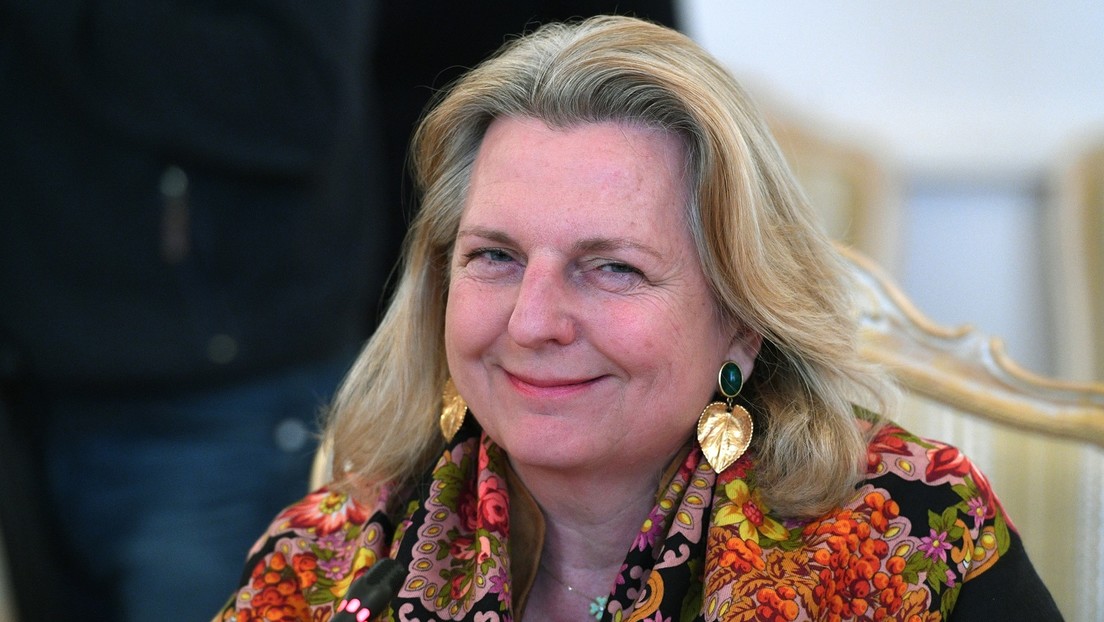 Kontroverzná rakúska ex-ministerka zahraničných vecí našla útočisko v Rusku