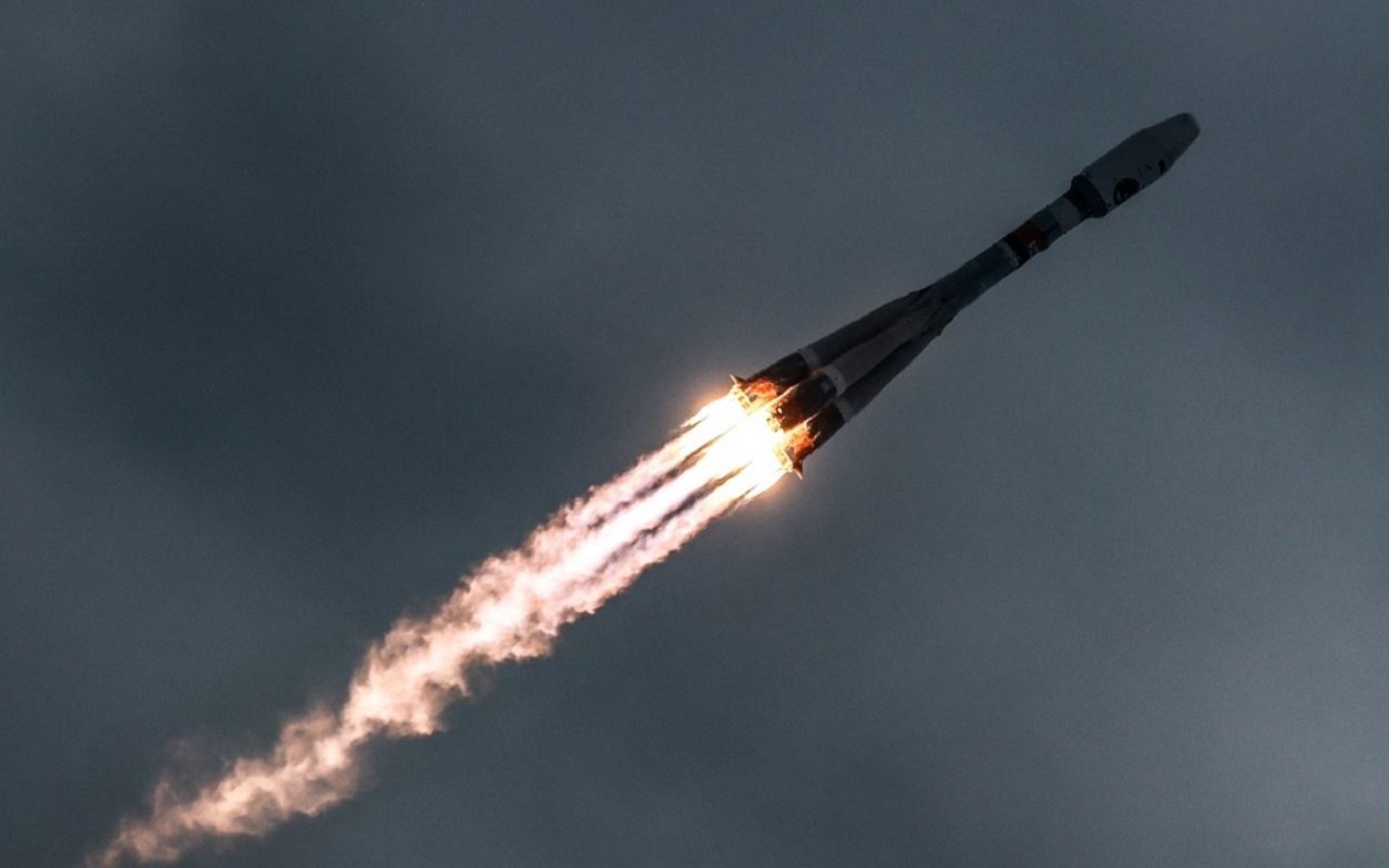 Rusko mieri na Mesiac, vesmírne preteky s USA sa rozbiehajú