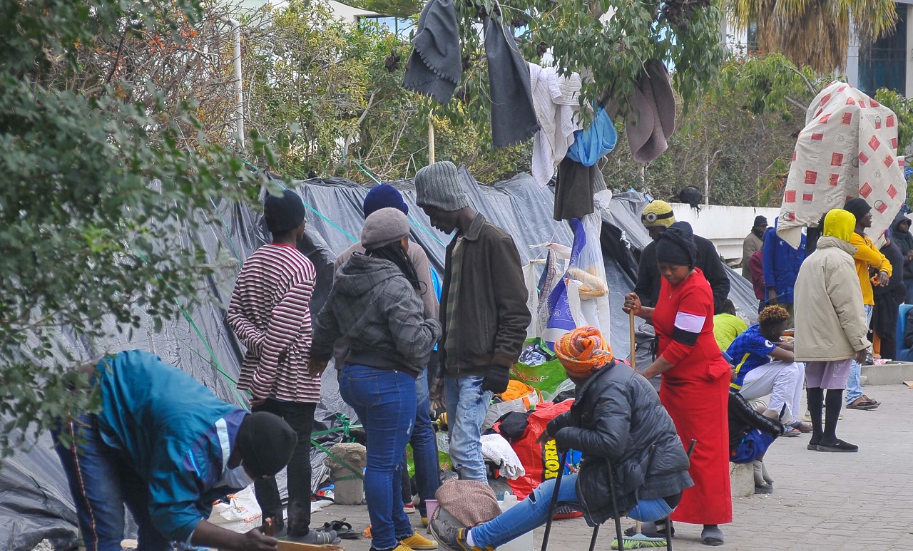 Znižujúci sa vplyv Európy ochromil Meloniovej dohodu o azyle