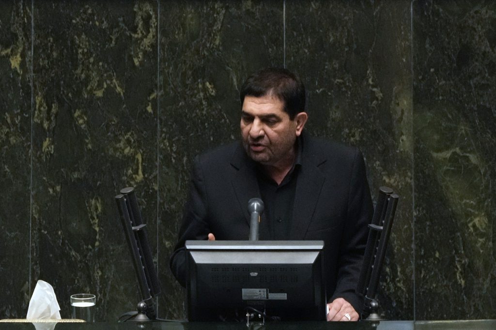 Na ustanovujúcej schôdzi iránskeho parlamentu vystúpil aj dočasný prezident
