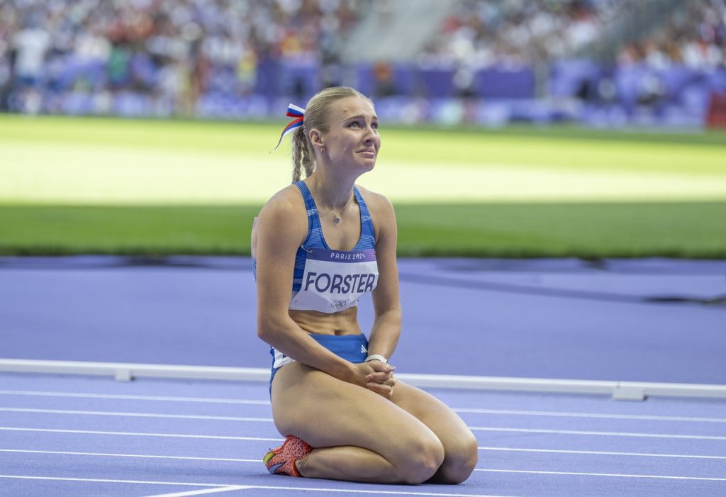 Slovenská šprintérka Viktória Forsterová po behu v oprave na 100 m cez prekážky žien