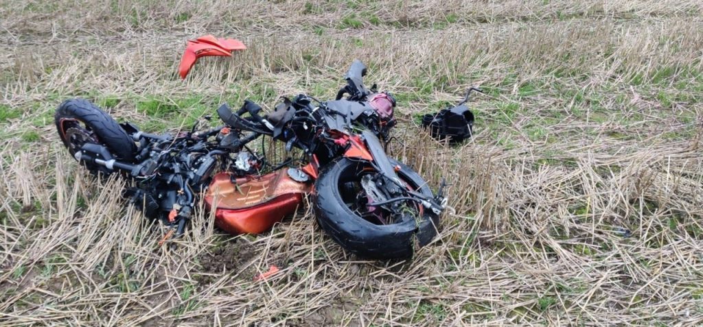 Po zrážke s osobným autom v Turanoch zomrel 36-ročný motocyklista