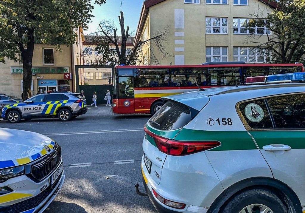 Polícia preveruje bombovú hrozbu v Železničnej nemocnici v Košiciach